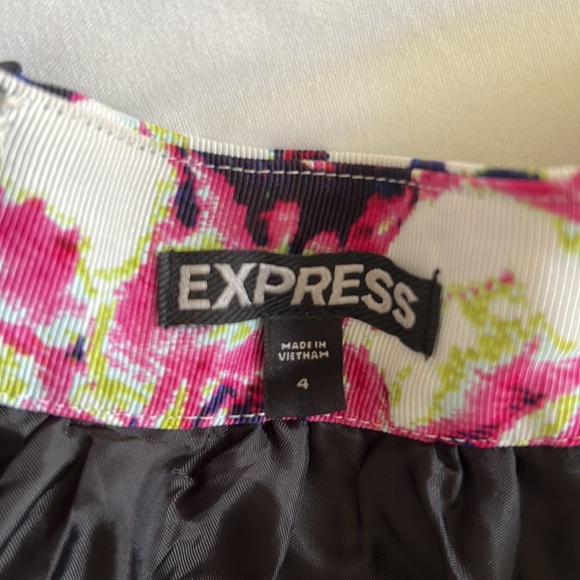 EXPRESS FLORAL SKATER SKIRT. - Picture 7 of 11